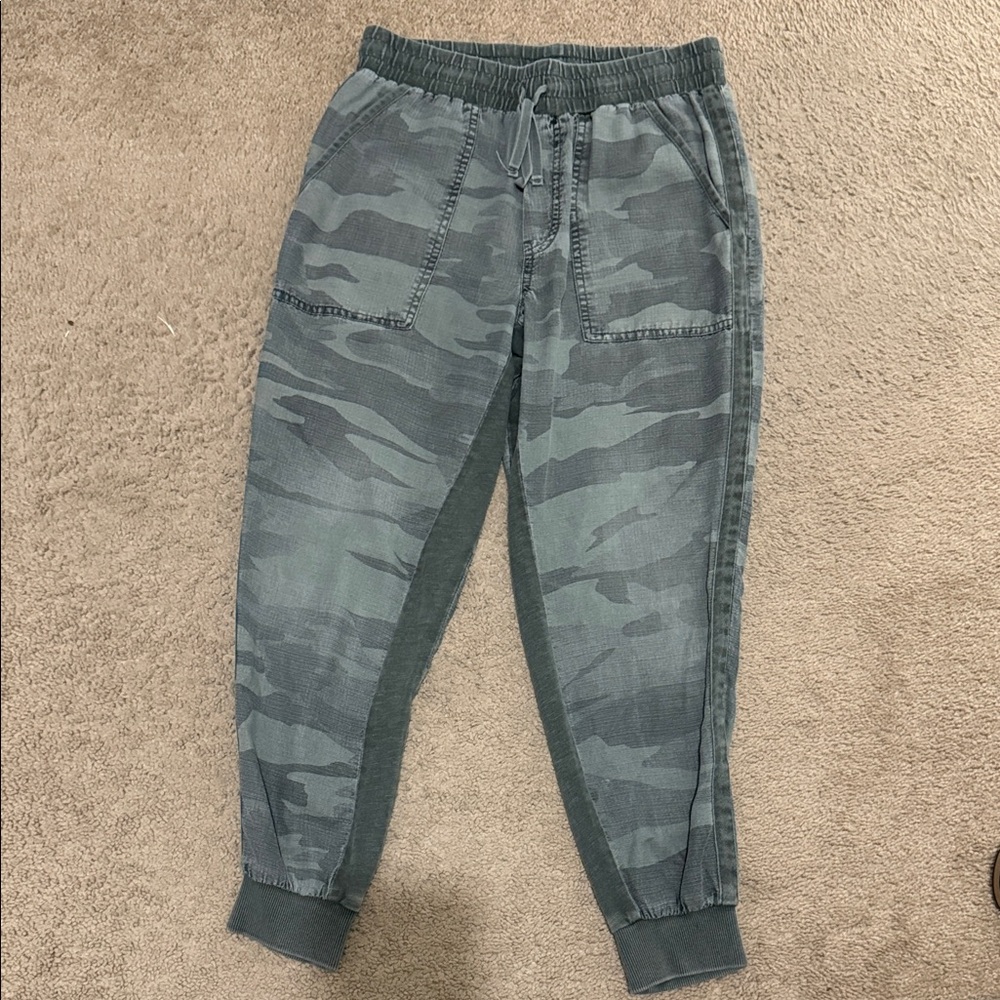 Camouflage Jogger Pants Size S